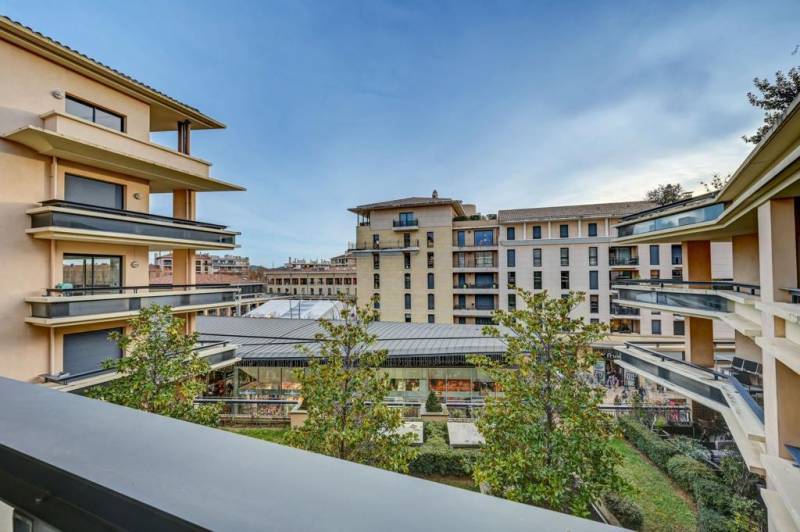 Appartement à vendre à Aix-en-Provence aux allées provençales avec grandes terrasse et ascenseur