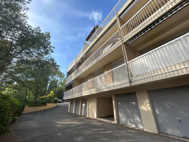 Louer un T3 à Aix en Provence proche centre avec balcon dans résidence au calme