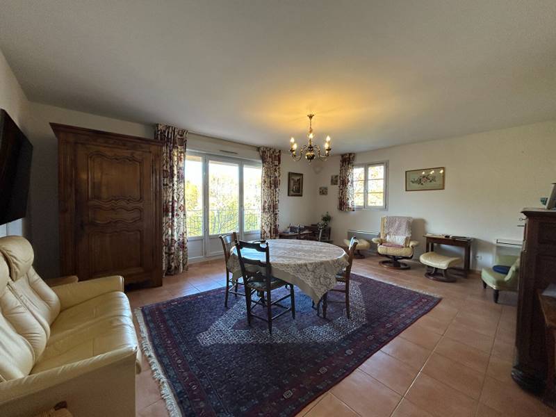 Bel appartement 4 pièces à vendre à Aix-en-Provence dans un secteur au calme et arboré