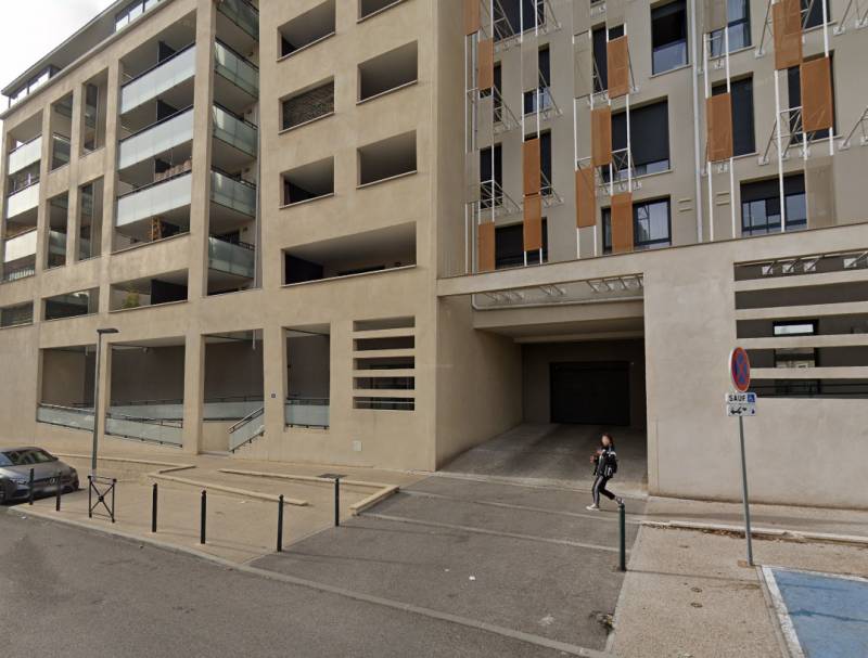 Stationnement à louer à Aix en Provence dans une résidence fermée