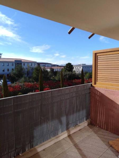 Appartement 2 pièces avec terrasse et garage Aix en Provence  