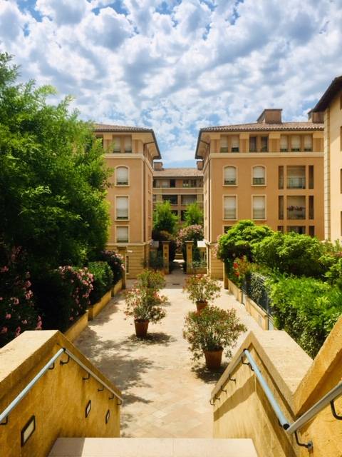 Appartement 2 pièces 44 m2 Aix En Provence centre ville cours Mirabeau prestations haut de gamme